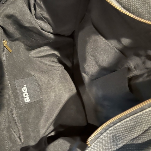 BDG BLACK CANVAS TOTE BAG WITH LEATHER HANDLES. - Picture 11 of 12